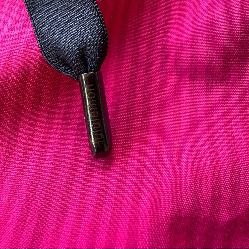 Lululemon Women’s Pinstriped Pink Lined Running Athletic‎ Shorts Size 4